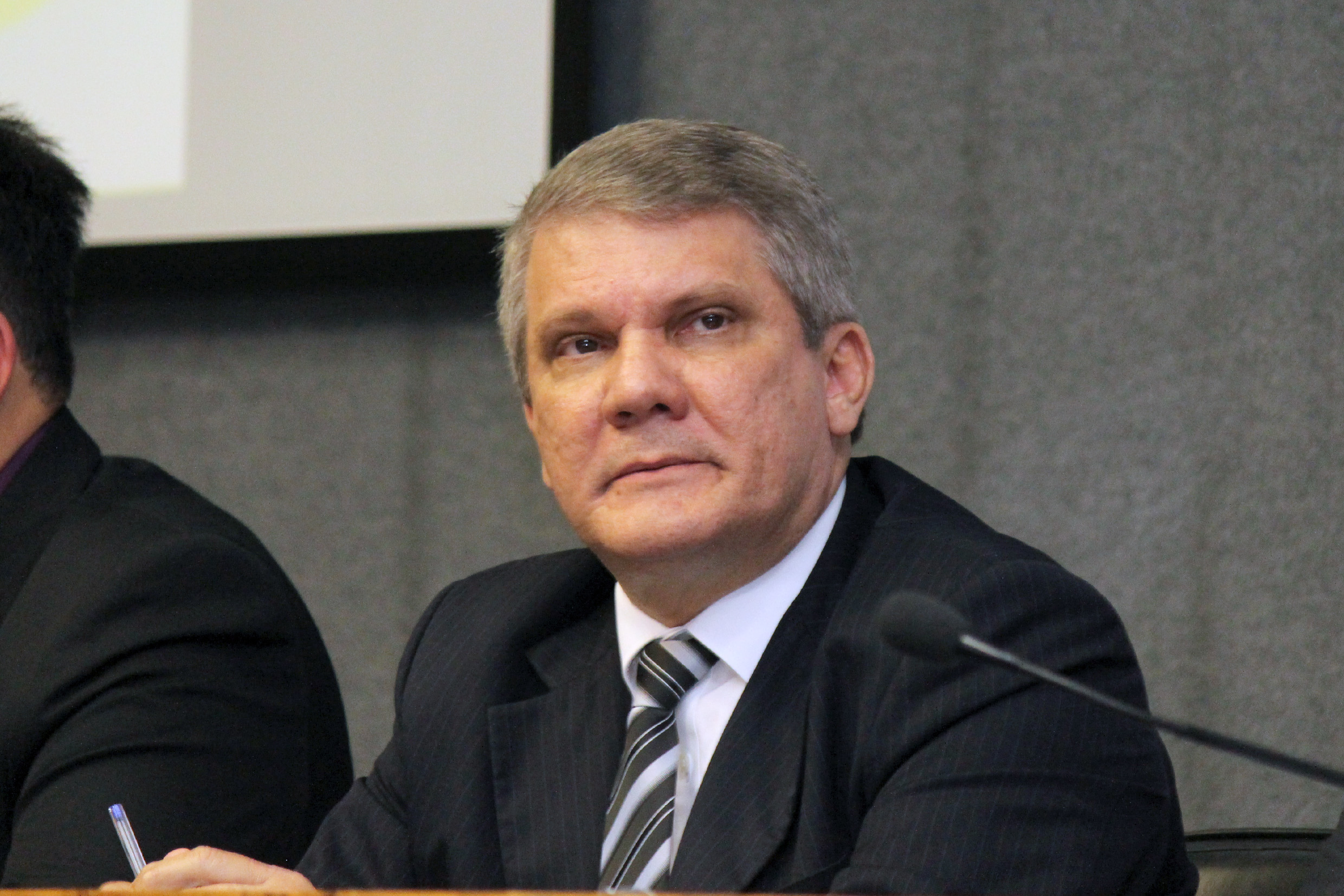 Antonio Carlos Hernandes Coordenador da Mesa Redonda 1