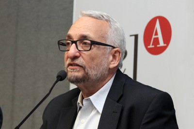 Paulo Saldiva faz a abertura do evento