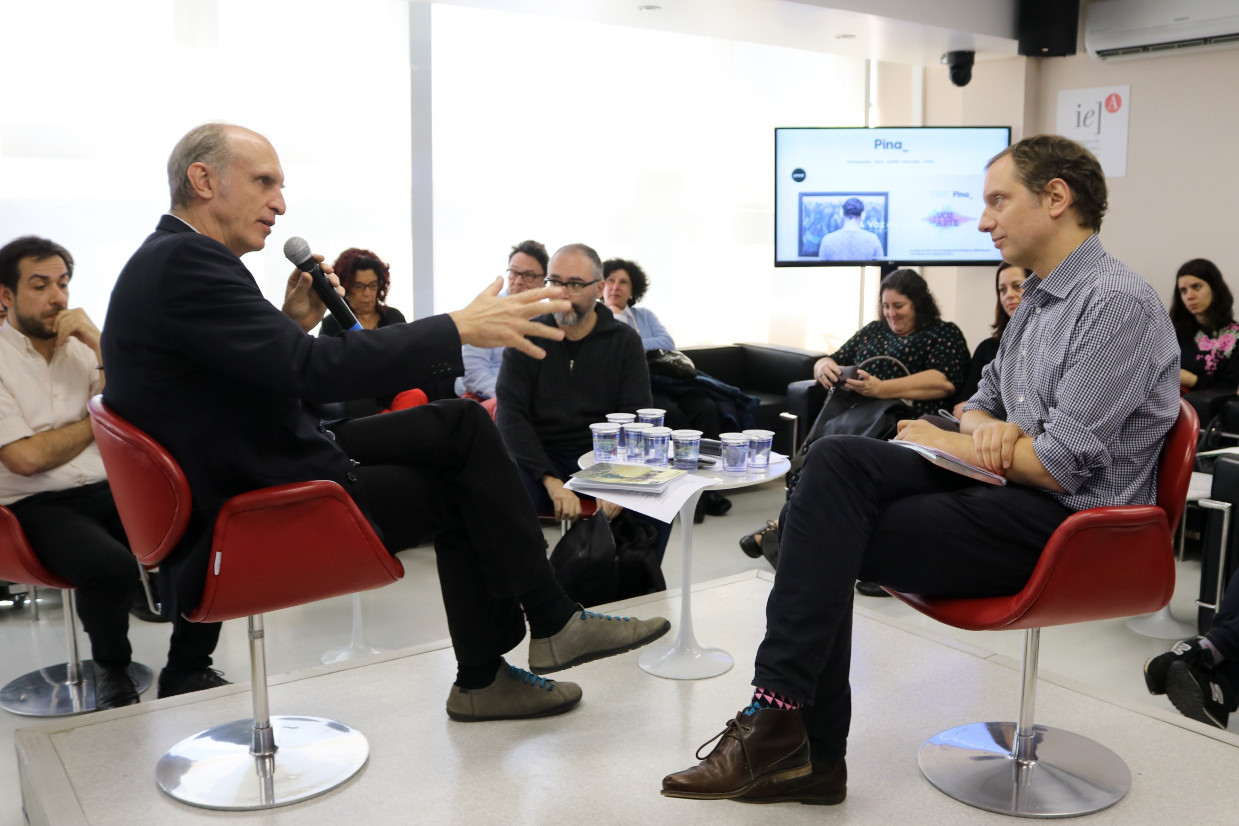 Martin Grossmann faz a abertura do evento e apresenta Jochen Volz