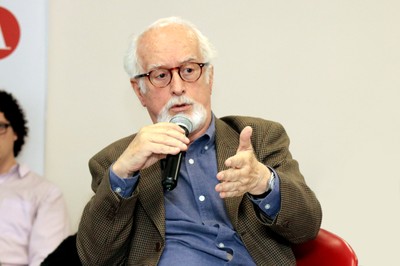 Carlos Guilherme Mota