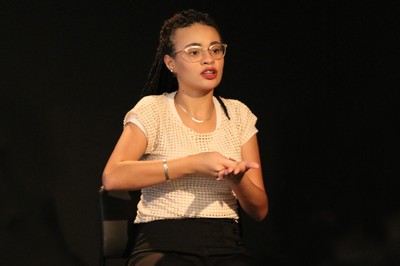 Jéssica Moura intérprete de libras