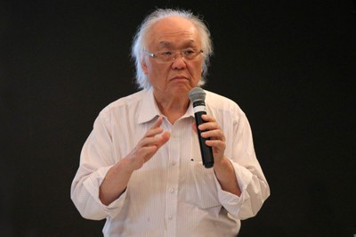 Ricardo Ohtake apresenta os expositores