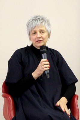 Daria Jaremtchuk abre o evento e apresenta o expositor