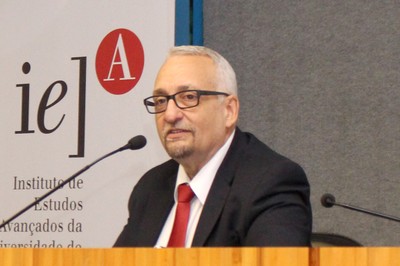 Paulo Saldiva abre o evento