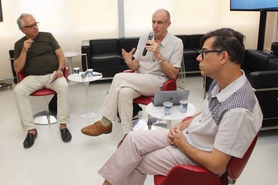 Martin Grossmann abre o encontro
