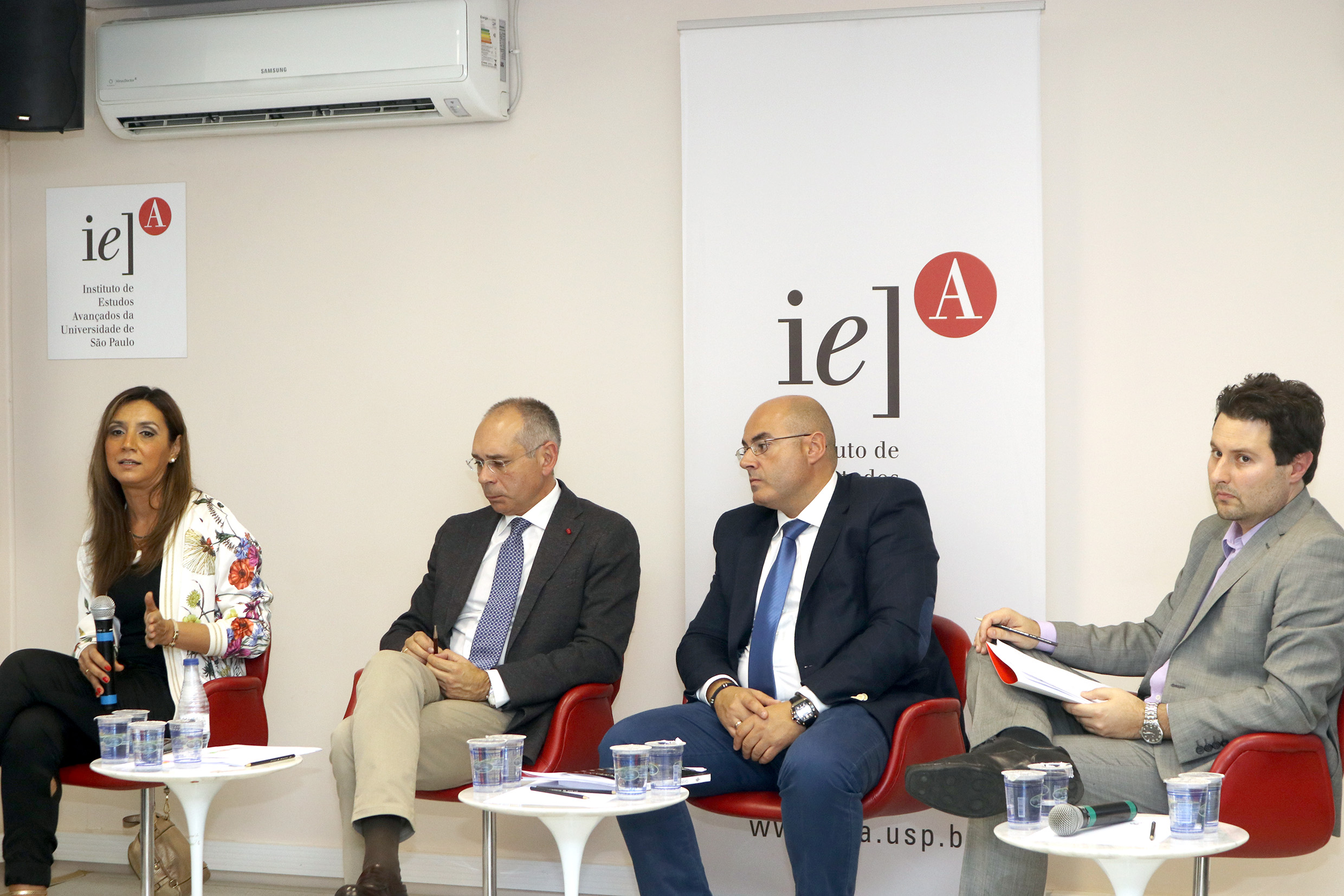 Isabel Gil Rodríguez, Miguel Ángel González Iglesias, Daniel Terrón Santos e Eduardo Ariente