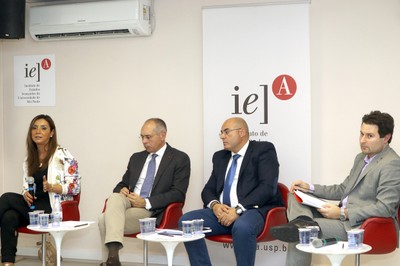 Isabel Gil Rodríguez, Miguel Ángel González Iglesias, Daniel Terrón Santos e Eduardo Ariente