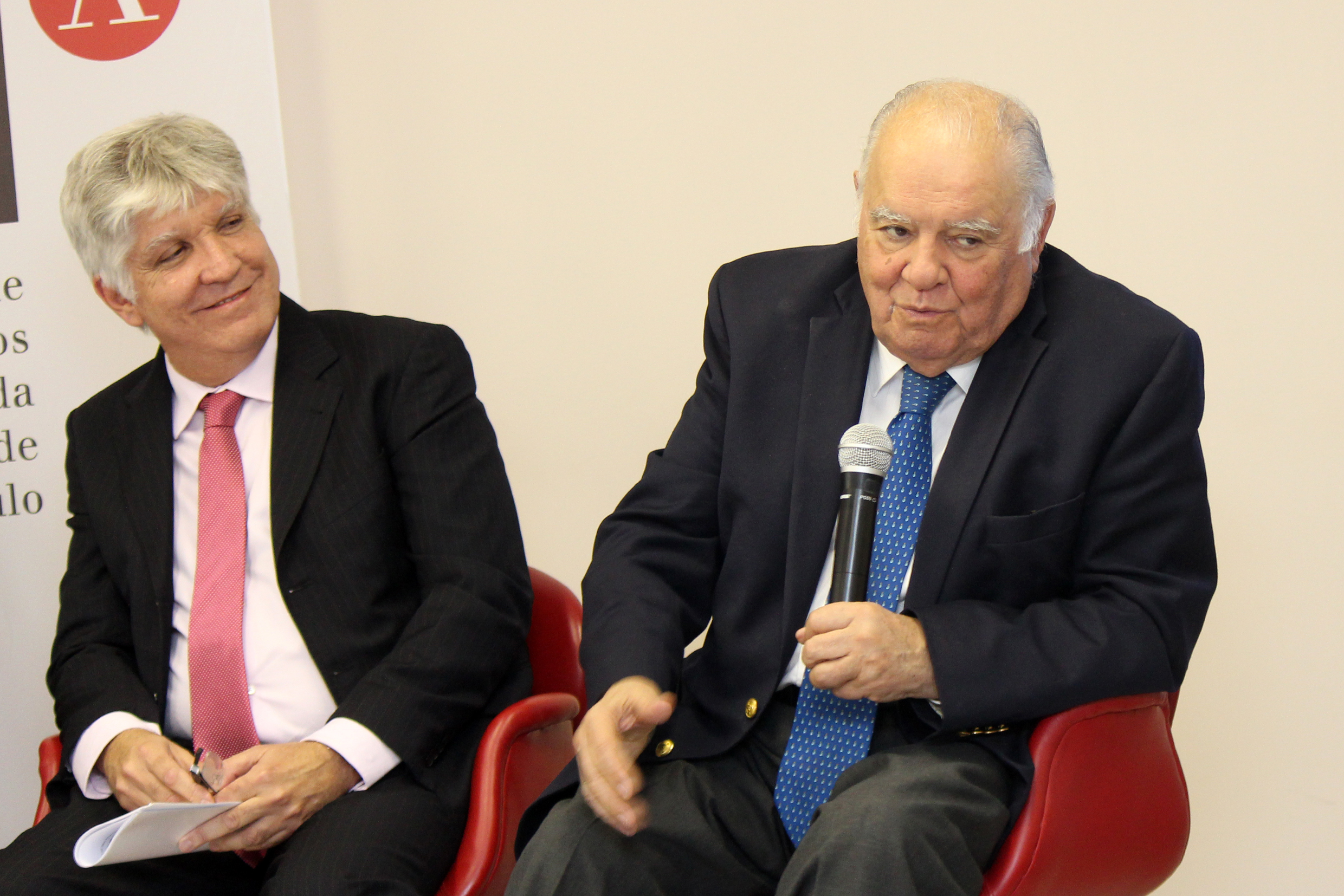 Antonio Vargas de Oliveira Figueirae Enrique Iglesias