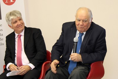 Antonio Vargas de Oliveira Figueirae Enrique Iglesias
