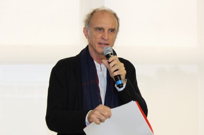 Martin Grossmann abre o evento e apresenta o expositor