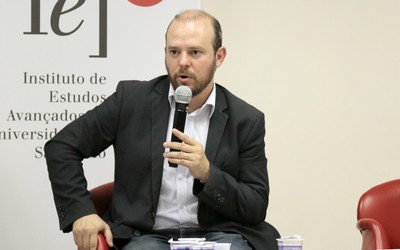 Vitor Blotta encerra o evento e agradece aos participantes