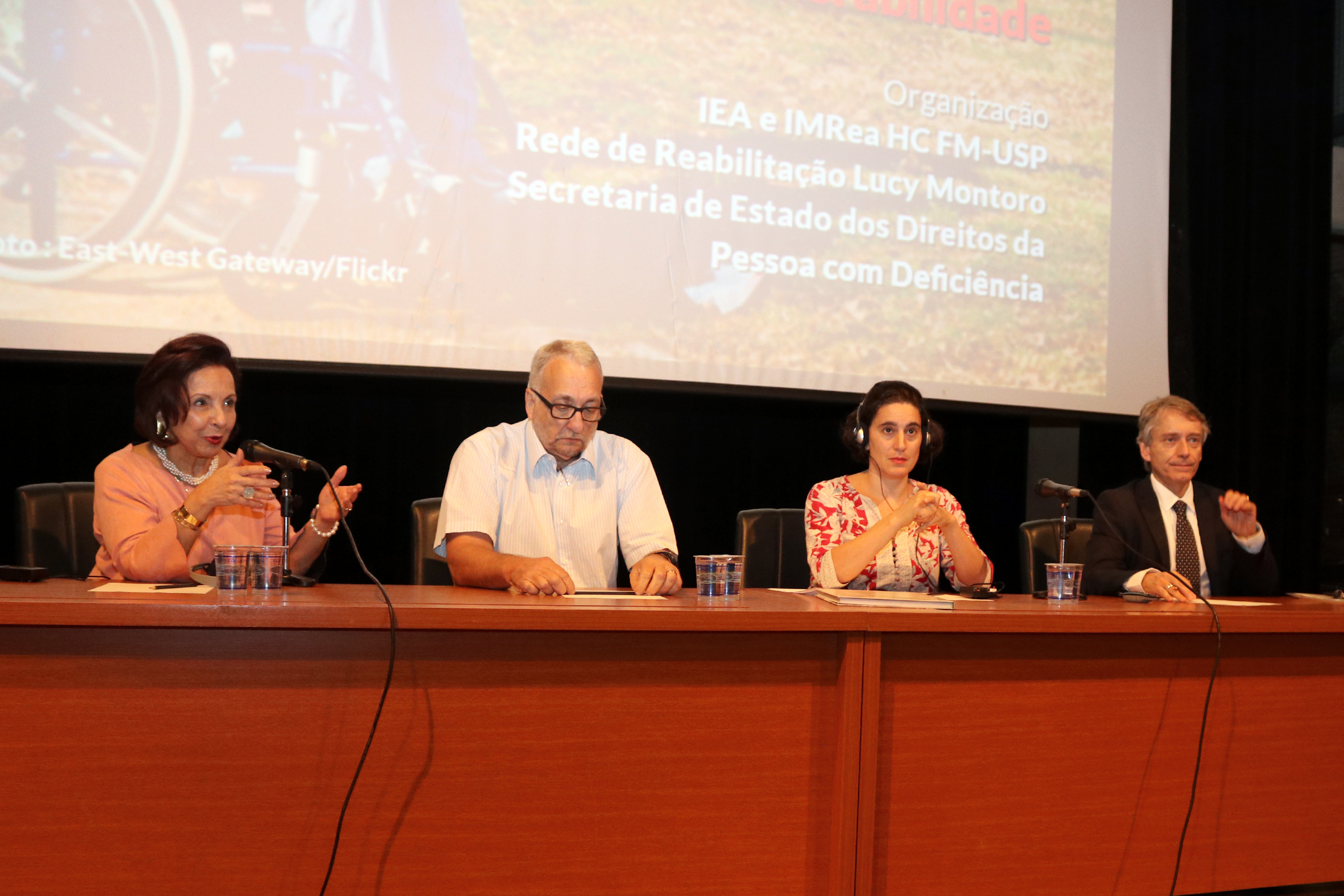 Linamara Rizzo Battistella encerra o evento e agradece a participação de todos