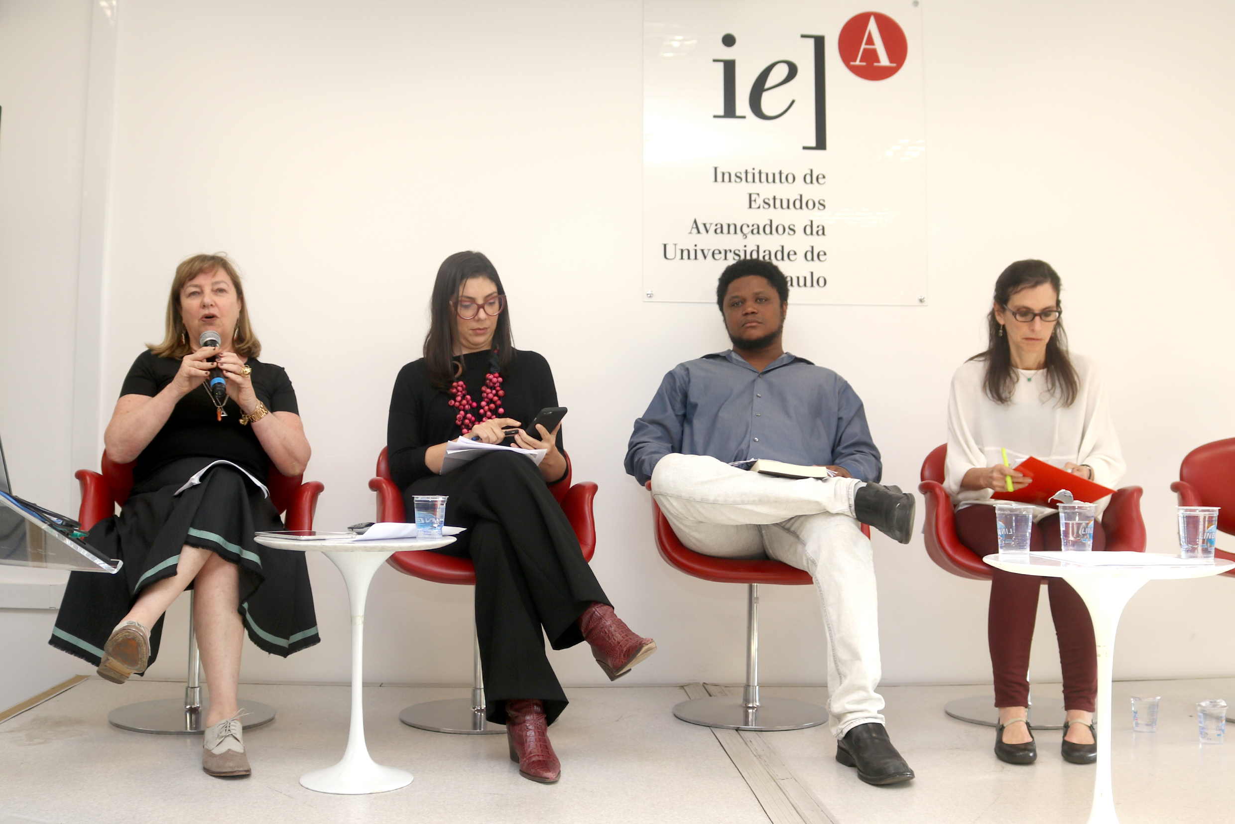 Maria Helena Pereira Toledo Machado, Maria Clara Carneiro Sampaio, Matheus Gato de Jesus e Lilia Schwarcz 