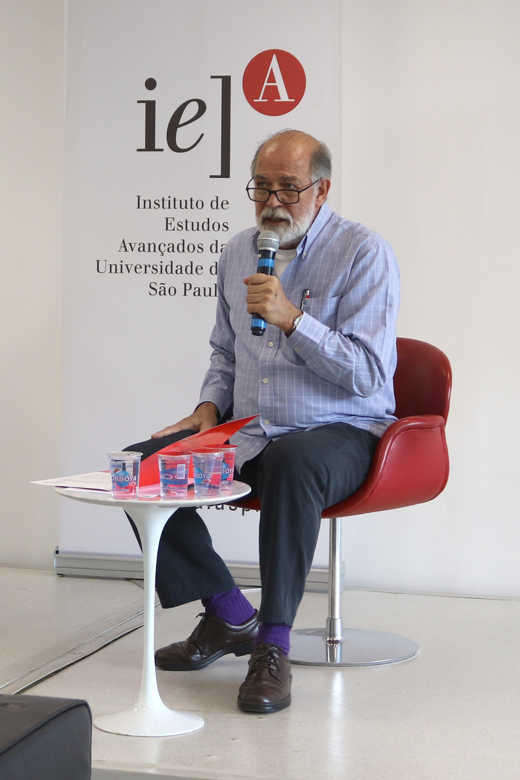 Pablo Mariconda abre o evento e apresenta o expositor
