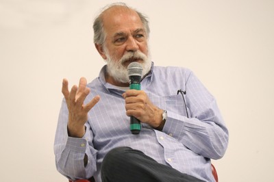 Pablo Mariconda fala durante o debate