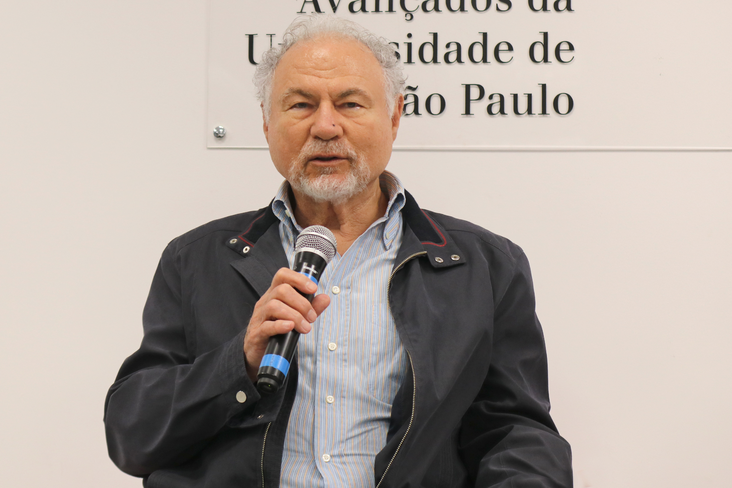 Jaime Pinsky abre o evento