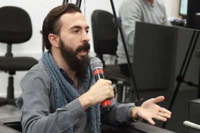 Participante do público faz perguntas a expositora - 05/06/2018