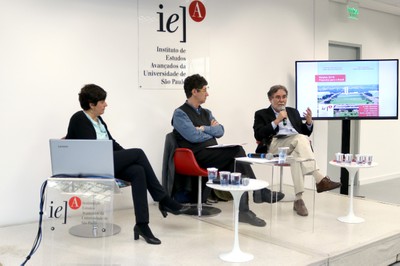Fernanda De Negri, Mario Salerno e Carlos Américo Pacheco