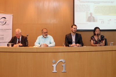Moacyr Martucci Junior, Guilherme Ary Plonski , Florent Pratlong e Janina Onuki 