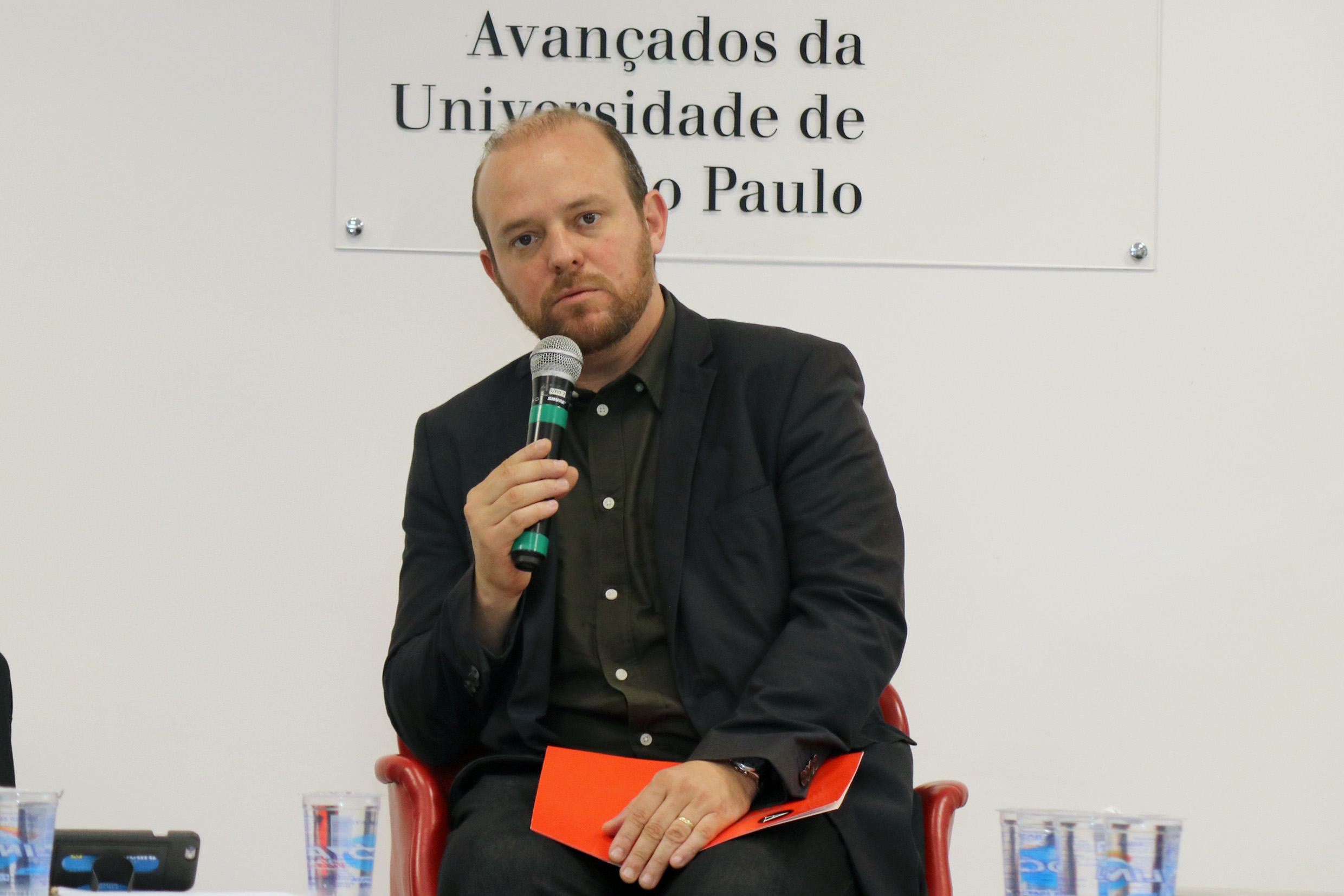 Vitor Blotta faz a abertura do evento