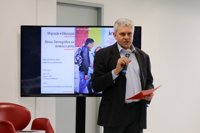 Alberto Pfeifer apresenta os expositores