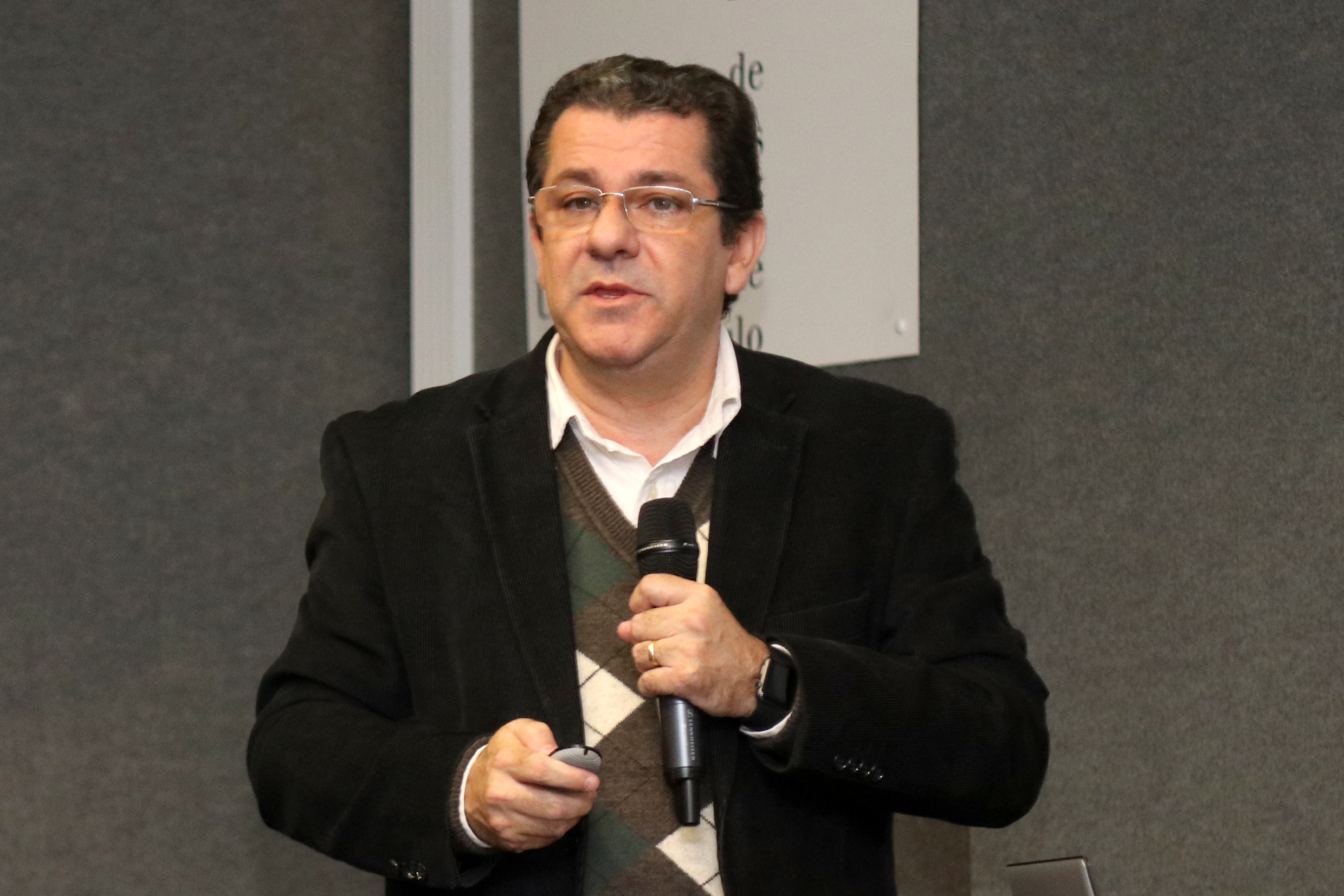 Tércio Ambrizzi