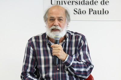 Pablo Mariconda abre o evento e apresenta os expositores