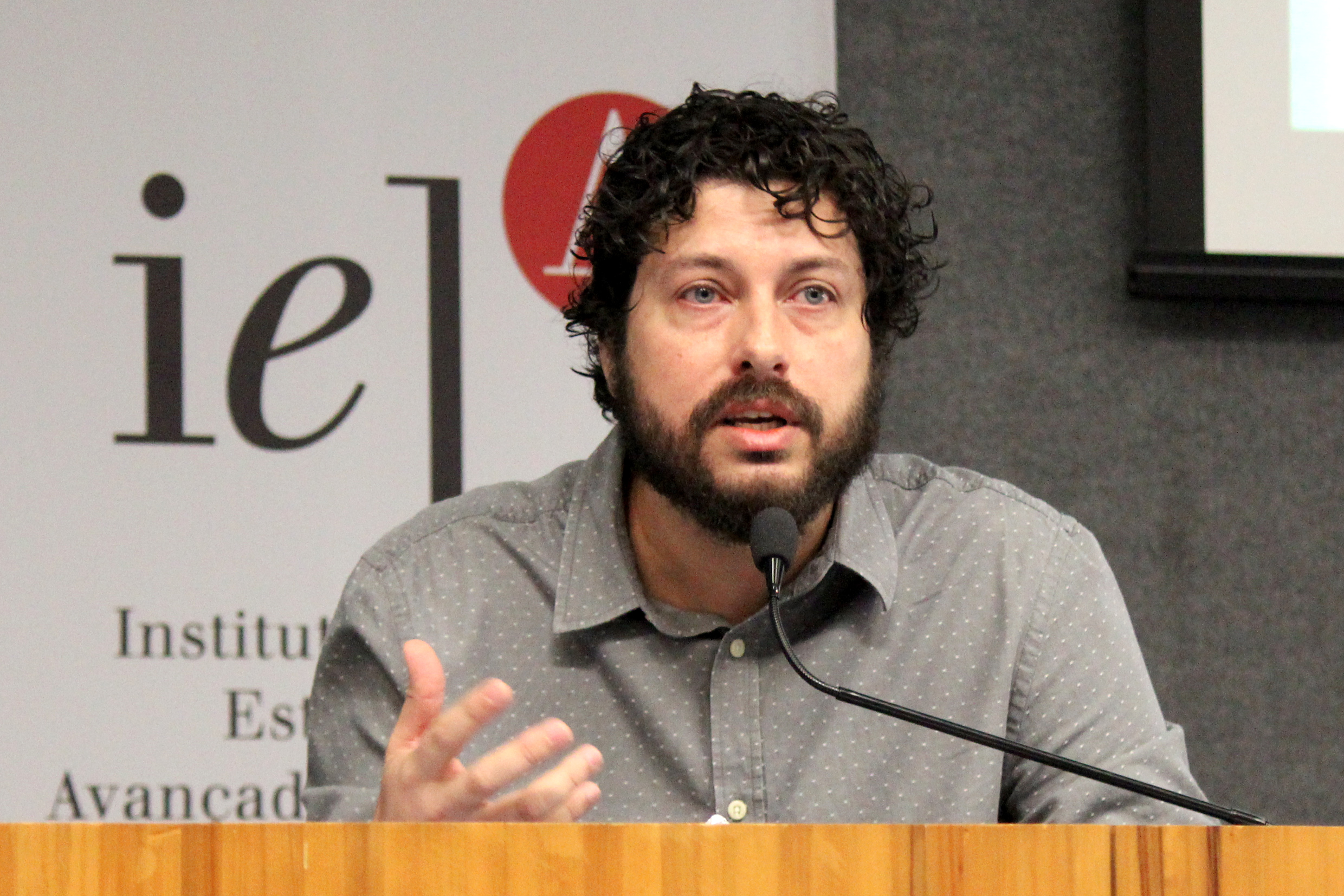 César Simoni Santos - 02/10/2018