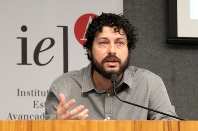 César Simoni Santos - 02/10/2018