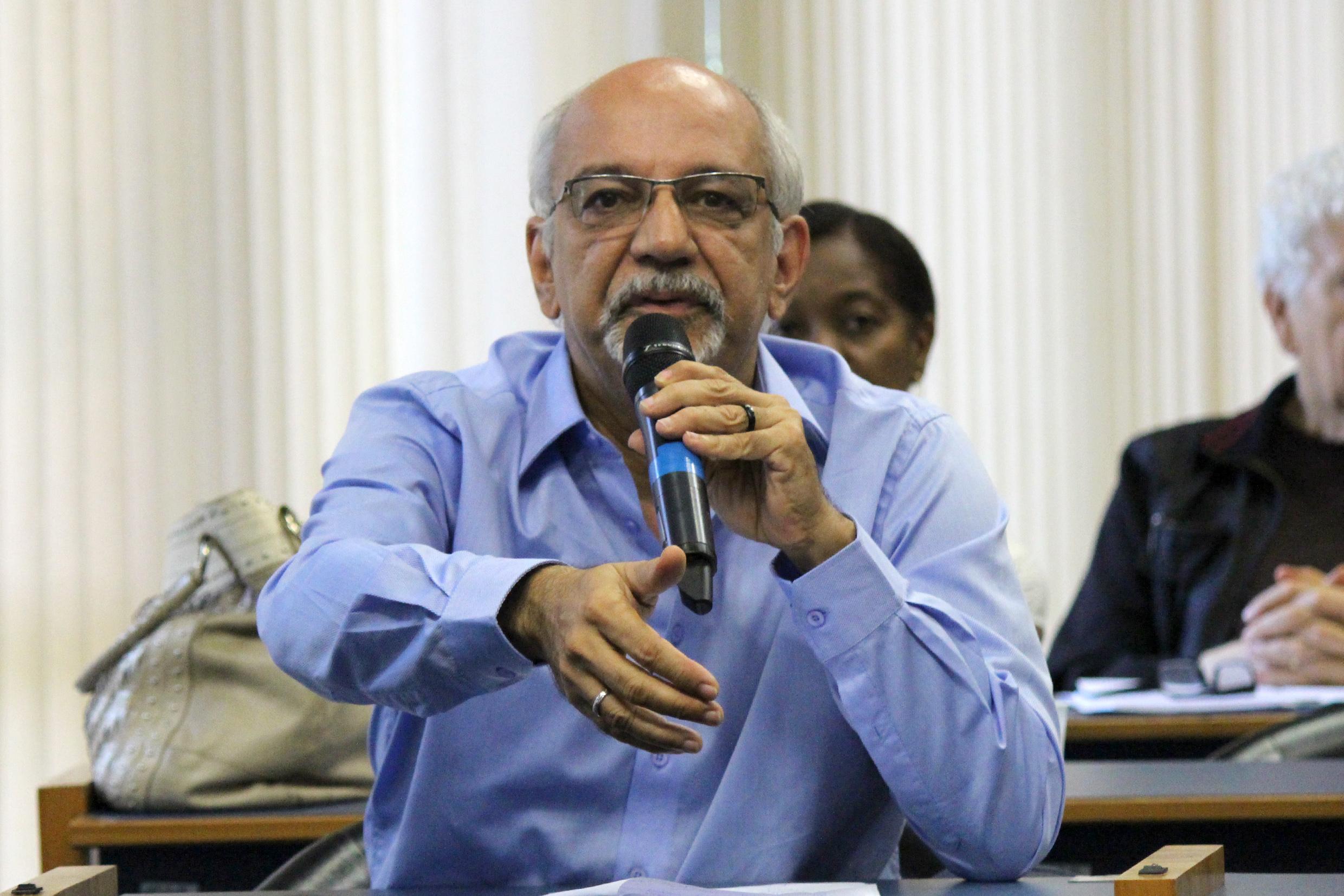 Jorge Luiz Barbosa fala durante o debate - 02/10/2018