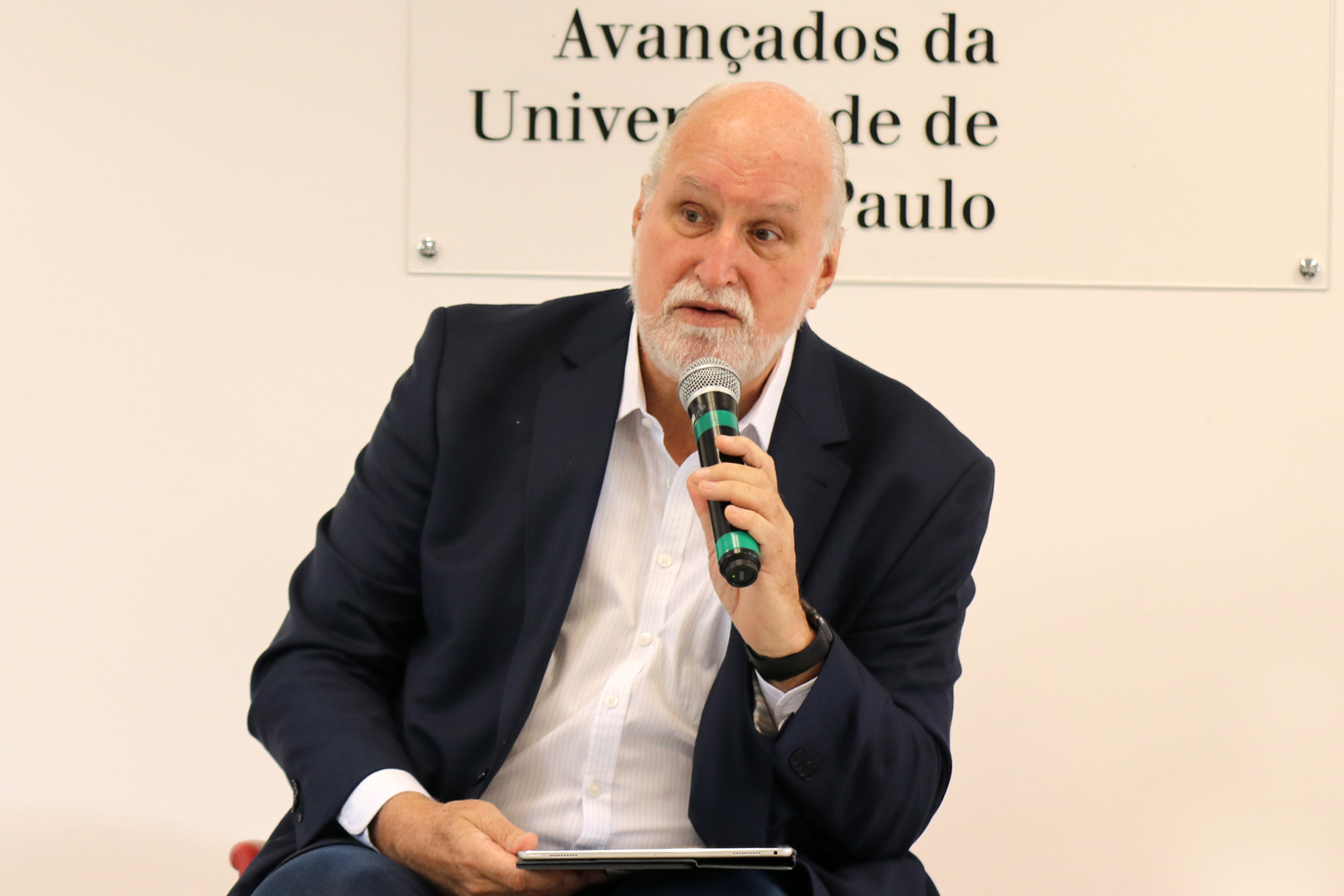 Ricardo Young, moderador da primeira mesa