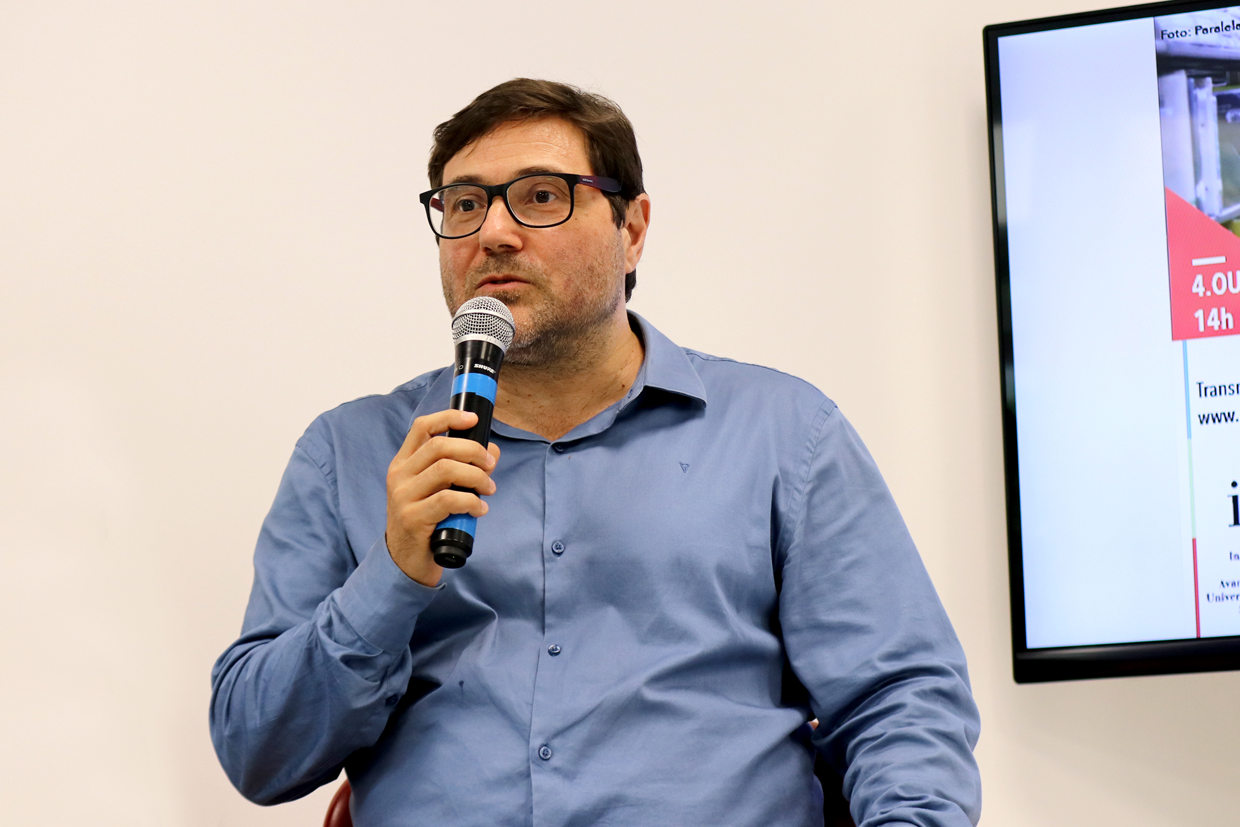 Rubens Russomanno Ricciardi  abre o evento e apresenta os expositores
