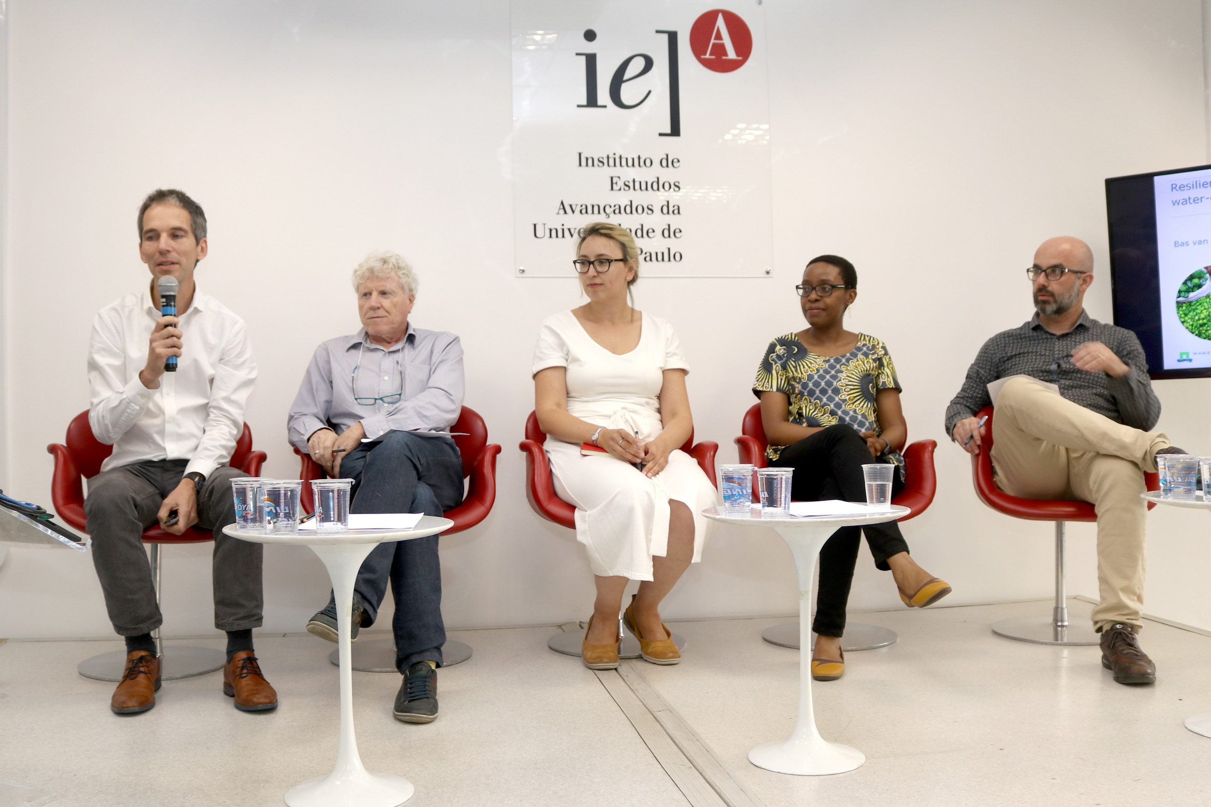 Bas van Vliet, Pedro Jacobi, Ralitsa Hiteva, Patience Mguni e Leandro Luiz Giatti