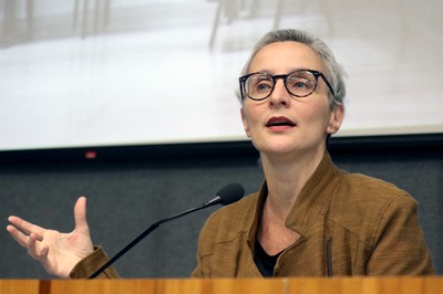 Paula Freire Santoro