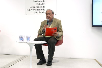 Gildo Magalhães abre o evento