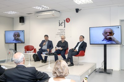 Oscar de Moraes Cordeiro Netto, Marcos Buckeridge, Suetônio Mota e Carlos Eduardo Morelli Tucci, via skype - Painel I – 22/04/2019