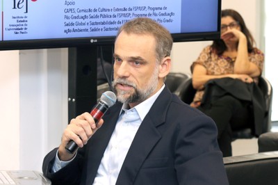 William Bonino Rauen faz perguntas aos expositores - 23/04/2019
