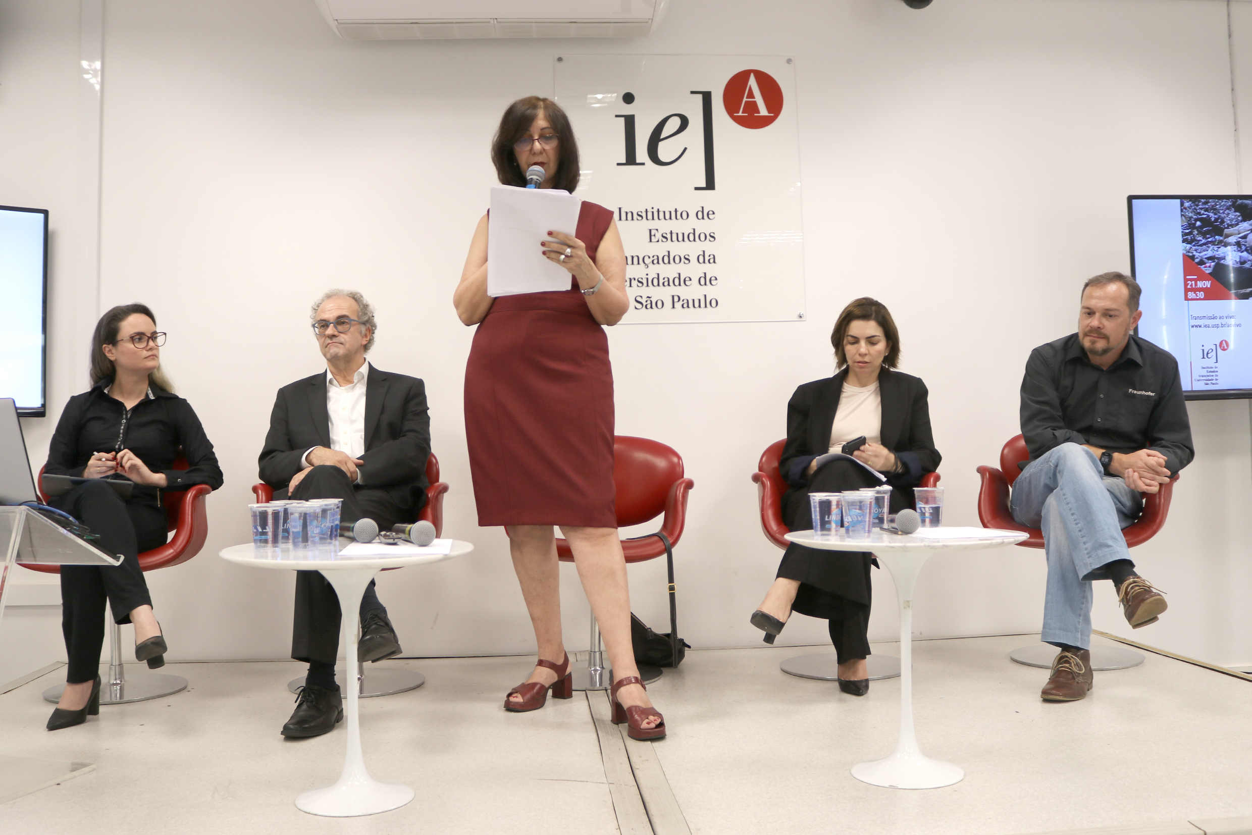 Marina Stella Pimenta, Klaus Kümmerer, Maria Eugenia Boscov (de pé), Vânia G. Zuin e Alexandre Martins Moreira
