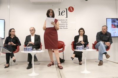 Marina Stella Pimenta, Klaus Kümmerer, Maria Eugenia Boscov (de pé), Vânia G. Zuin e Alexandre Martins Moreira