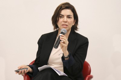 Vânia G. Zuin