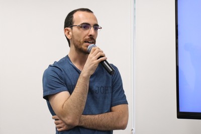 Pedro Bravo de Souza faz perguntas ao expositor