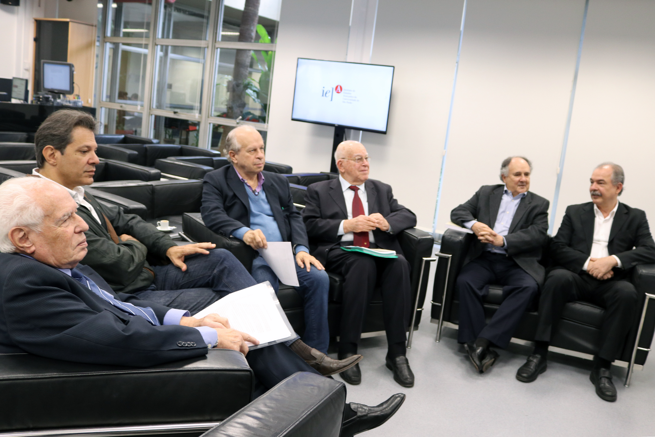 Jose Goldemberg, Fernando Haddad, Renato Janine Ribeiro, Murílio Hingel, Cristovam Buarque e Aloizio Mercadante