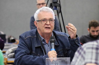 Repórter Alberto Gaspar, da rede Globo