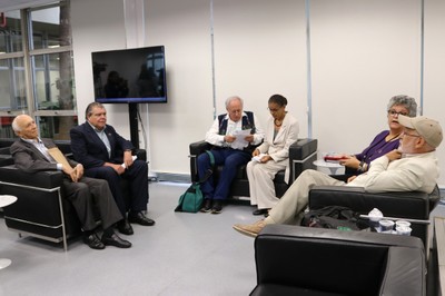 Os ex-ministros em reunião no IEA-USP