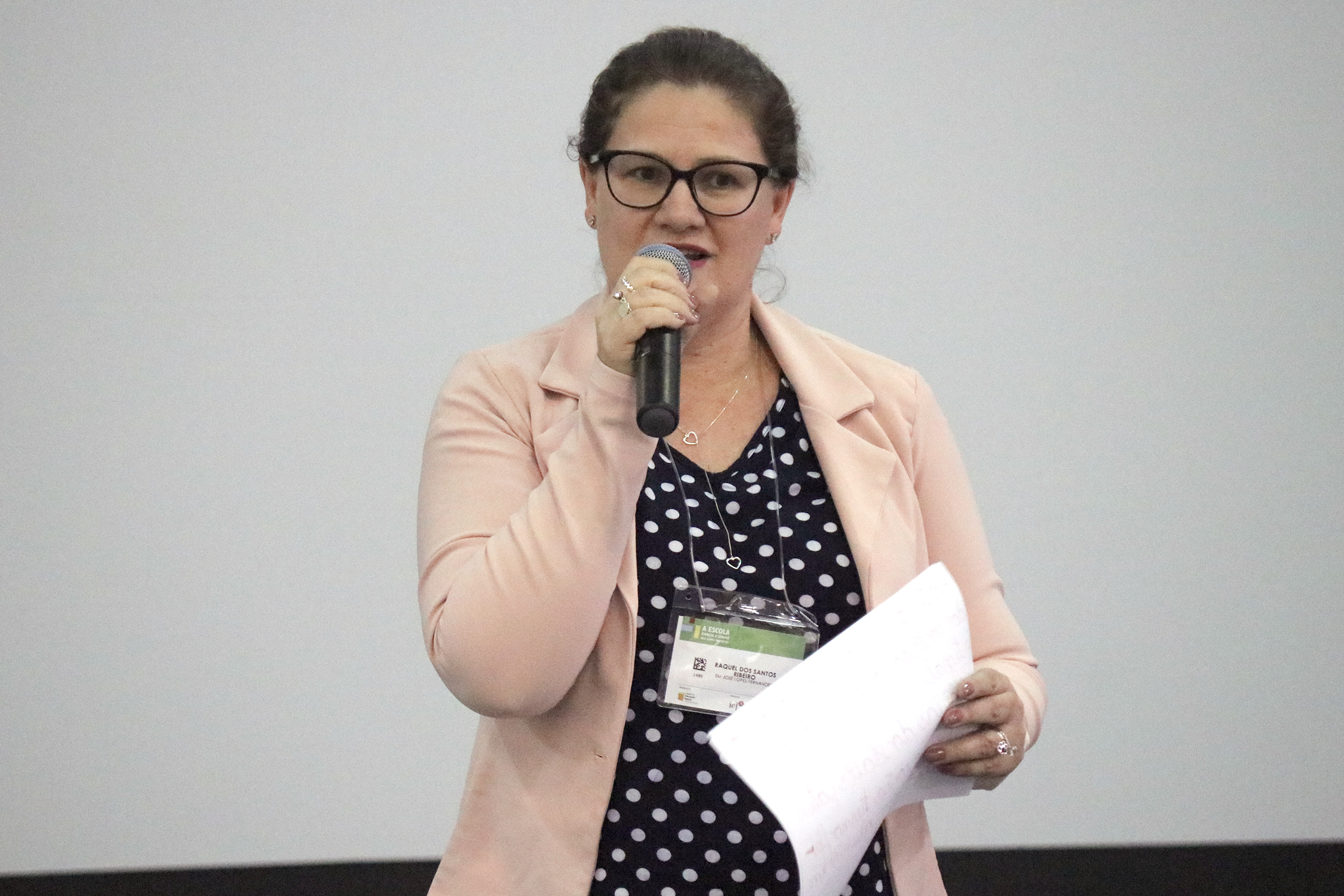 Raquel dos Santos Ribeiro, representante do Grupo Temático "Escola, família e comunidade"