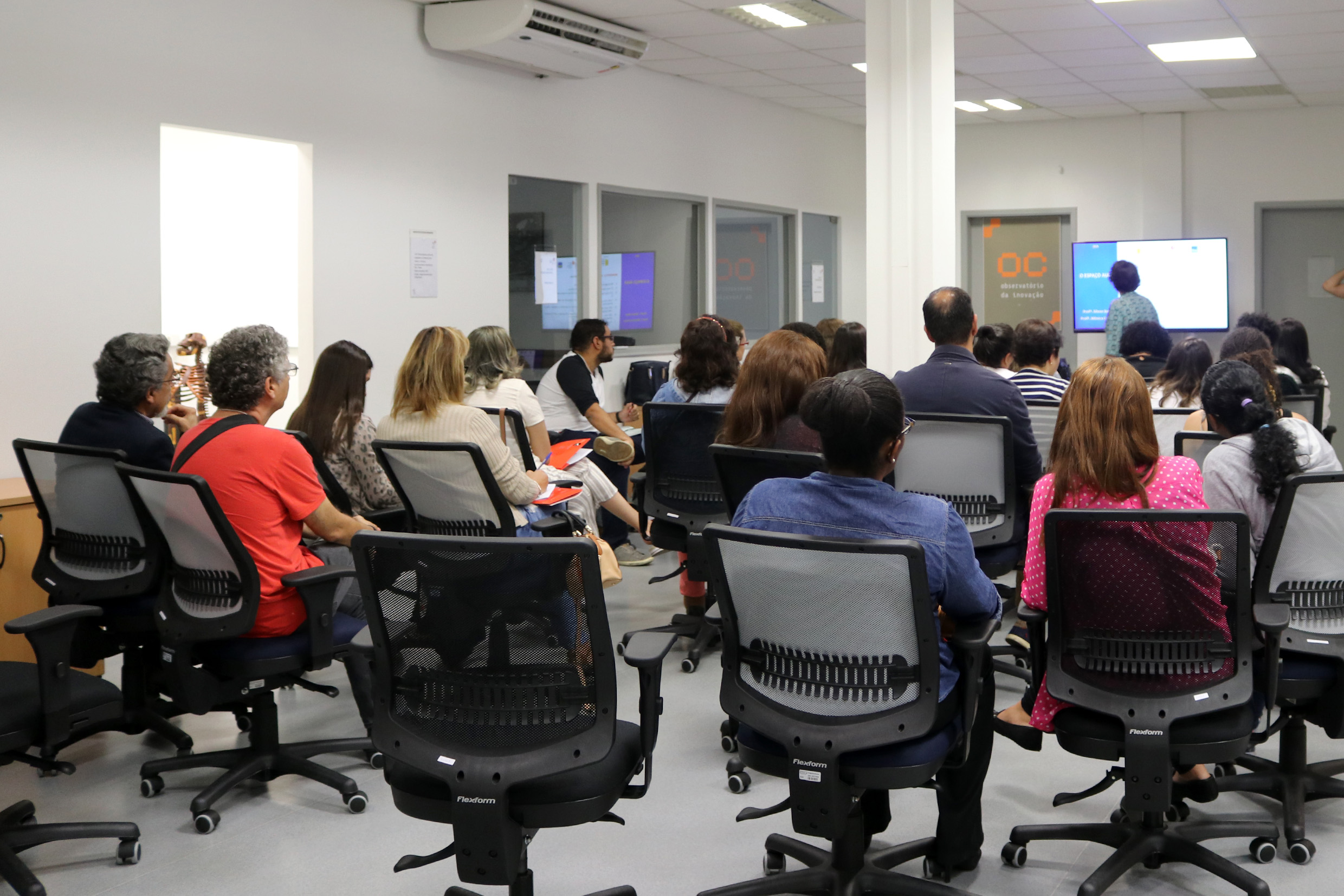 Atividade temática "O Espaço aula", coordenado por Silene Kuin e Mônica Carrer 