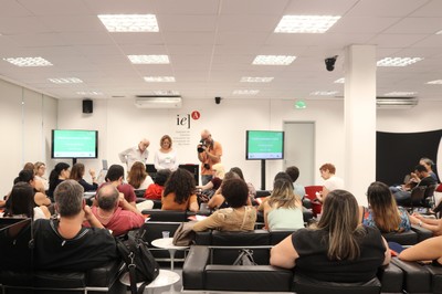 Atividade temática "Trabalho Pedagógico Coletivo", coordenado por Luís Carlos de Menezes e Monica Almeida