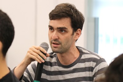 Participante do público faz perguntas ao expositor - 12/04/2019
