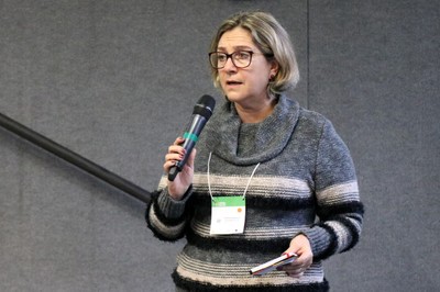Cecília Maria de Oliveira fala em nome de seu Grupo temático