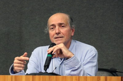  Naomar de Almeida Filho